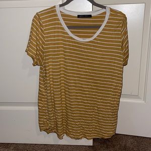 Striped shirt sleeve shirt